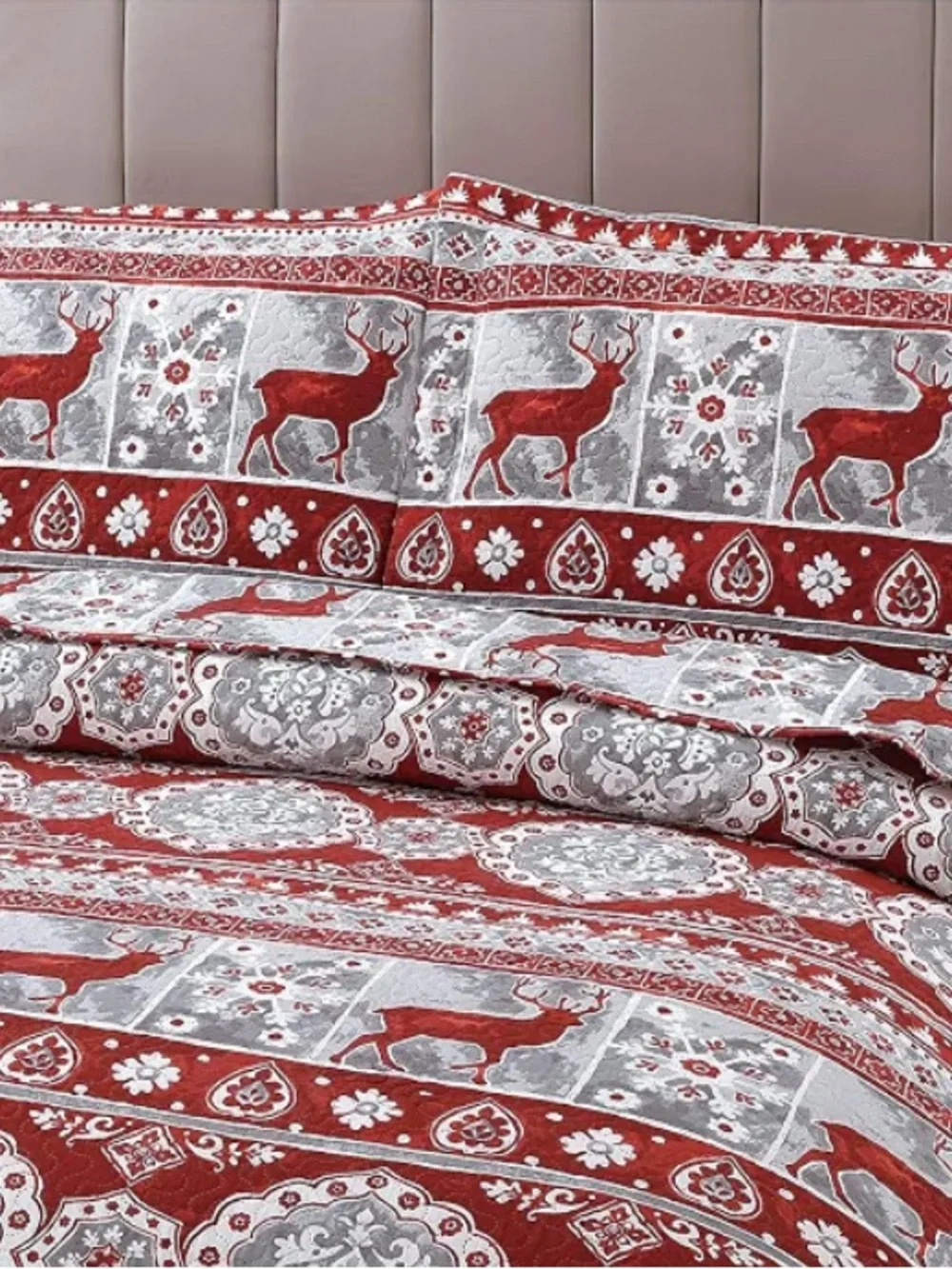 (Queen) Holiday Reindeer Bed Spread Set